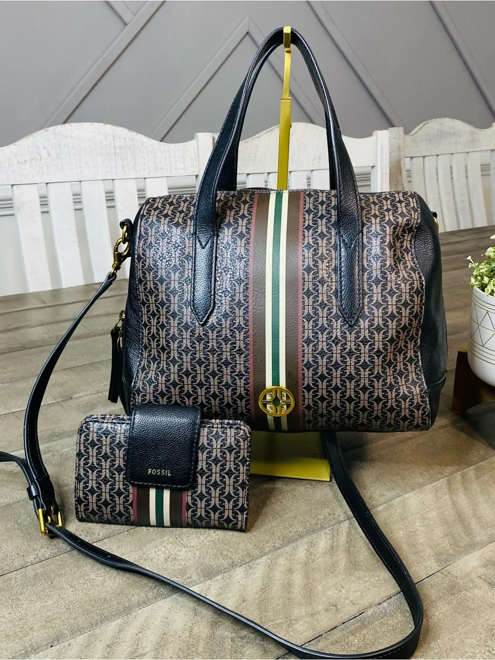 Fossil Satchel Handbag and MatchinFossil Satchel Handbag and Matching Wallet Se